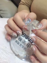 -进巍美甲
