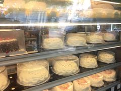 面包甜点陈列柜-红宝石·鲜奶小方·海派西点房(浦三店)