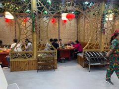 -袁小二大东北铁锅炖(吉祥村总部)