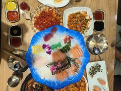 -青瓦餐厅·生鱼片·韩园烤肉(西塔店)