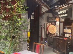 -川流不息·地道川菜·小龙虾(新松江路店)