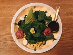 牛油果羽衣甘蓝沙拉-The Rug Cafe(王府中环店)