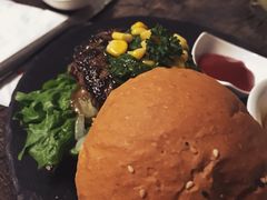 -HIGH FIVE哈福手工汉堡(桂林路店)