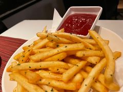 -WOLFGANG PUCK KITCHEN & BAR(迪士尼小镇店)