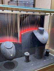 -周大福CHOW TAI FOOK(长寿路189弄购物中心店)