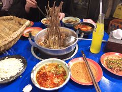 -马路边边串串香(双井直营店)