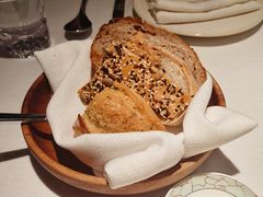 餐前面包配黄油-弗兰克牛排西餐厅Ribone steak house(柠檬花园店)