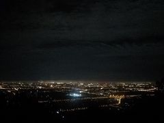 -鬼笑石后山停车场
