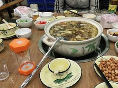 -杨记山珍鸡煲菌汤锅