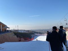 -采薇庄园四季滑雪场