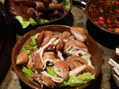 -沪小二炭火蛙锅(淮海中路美食不夜城店)