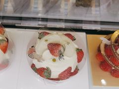 -花花卷卷·鲜食蛋糕(泉屋店)