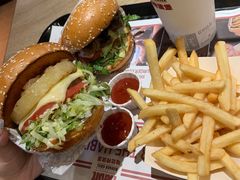 -The Habit Burger Grill 哈比特汉堡(复兴soho店)
