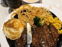 -汤姆家的牛排意面披萨(新城市广场店)