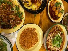 -拈签一笑黄牛肉辣卤串串