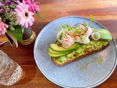 牛油果温泉蛋吐司-O'mills Sourdough Bakery&Bistro(永嘉路店)