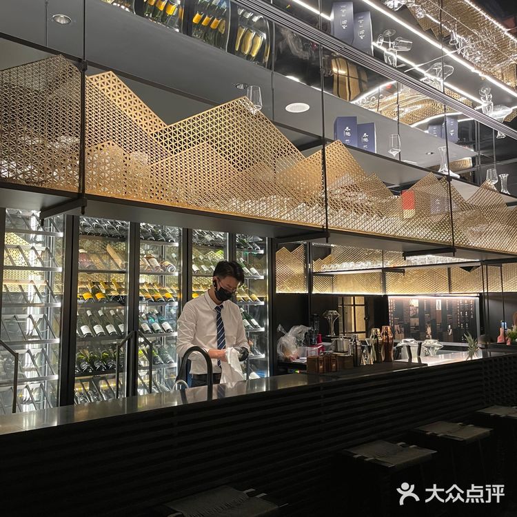 打卡看得见东方明珠的重庆火锅！宴山城！