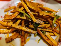 -老方桌烂蹄花川菜馆(九龙坡店)