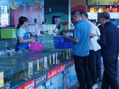 -三亚火车头万人海鲜广场