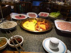 -小天鹅火锅·一线江景洪鼎旗舰店(洪崖洞店)