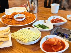 -喇喇排骨火锅·传统韩式脊骨汤(望京西园总店)