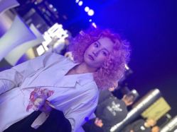 -变画·发型STUDIO