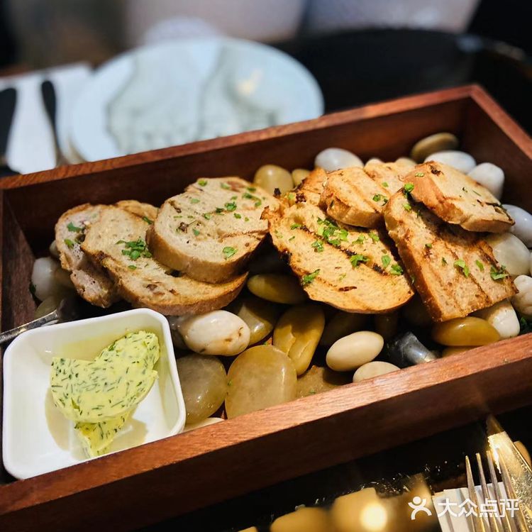 在杭州闹市这样寸土寸金的地方