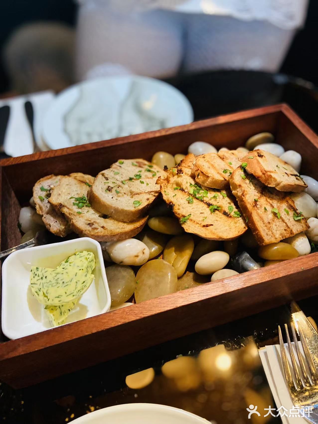 在杭州闹市这样寸土寸金的地方