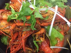 -虾弄弄海派小龙虾·牛羊蝎子火锅