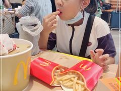 -麦当劳(深圳北站B2检票口楼上)