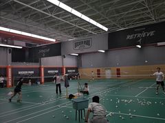-易学羽毛球培训中心(上海同济医院新村路店)
