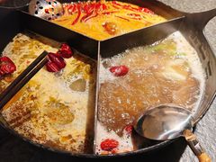 -三出山火锅(南京万象天地店)
