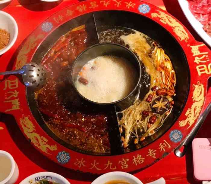 巴九门老火锅(洪崖洞夜景店)-"秒杀到了29块的双人餐,这个分量真的是