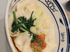 -阿瓦山寨·湘菜现炒·剁椒鱼头王(咸阳总店)
