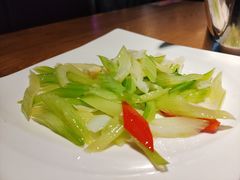 西芹炒百合-吴越荣记苏州菜·松鼠桂鱼100%活鱼现做(斜塘老街店)