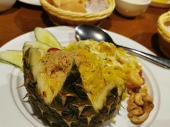 特色菠萝海鲜炒饭-明泰谷泰国餐厅(正大广场店)