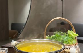 Seafood Hot Pot with Buddha Jumps Over the Wall Broth