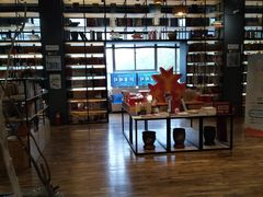 -新华书店(解放中路店)