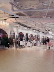 -BULB STUDIO 巴柏明星发型工作室