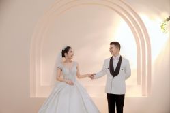 -巴黎春天婚纱摄影(临安店)