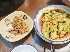 -富正毅三下锅·湘西韵味(天门山索道店)