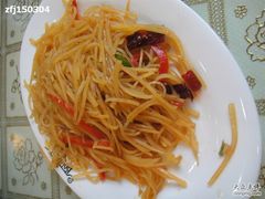 酸辣土豆丝-克拉玛依新疆餐厅