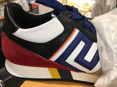 -爱革·奢品·鞋包·衣物·家居(金桥国际商业广场店)