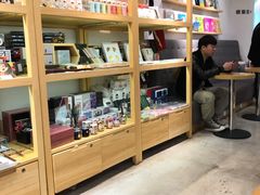 -文汇新民联合报业集团(上海报业大厦店)