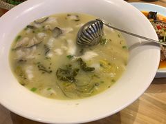 -严记小天府酸菜鱼(西四路店)