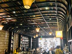 -钟书阁(松江泰晤士小镇店)