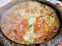 白洋淀石锅嘎鱼-小放牛炒菜馆(军校店)