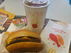 双吉-麦当劳(欢乐谷店)