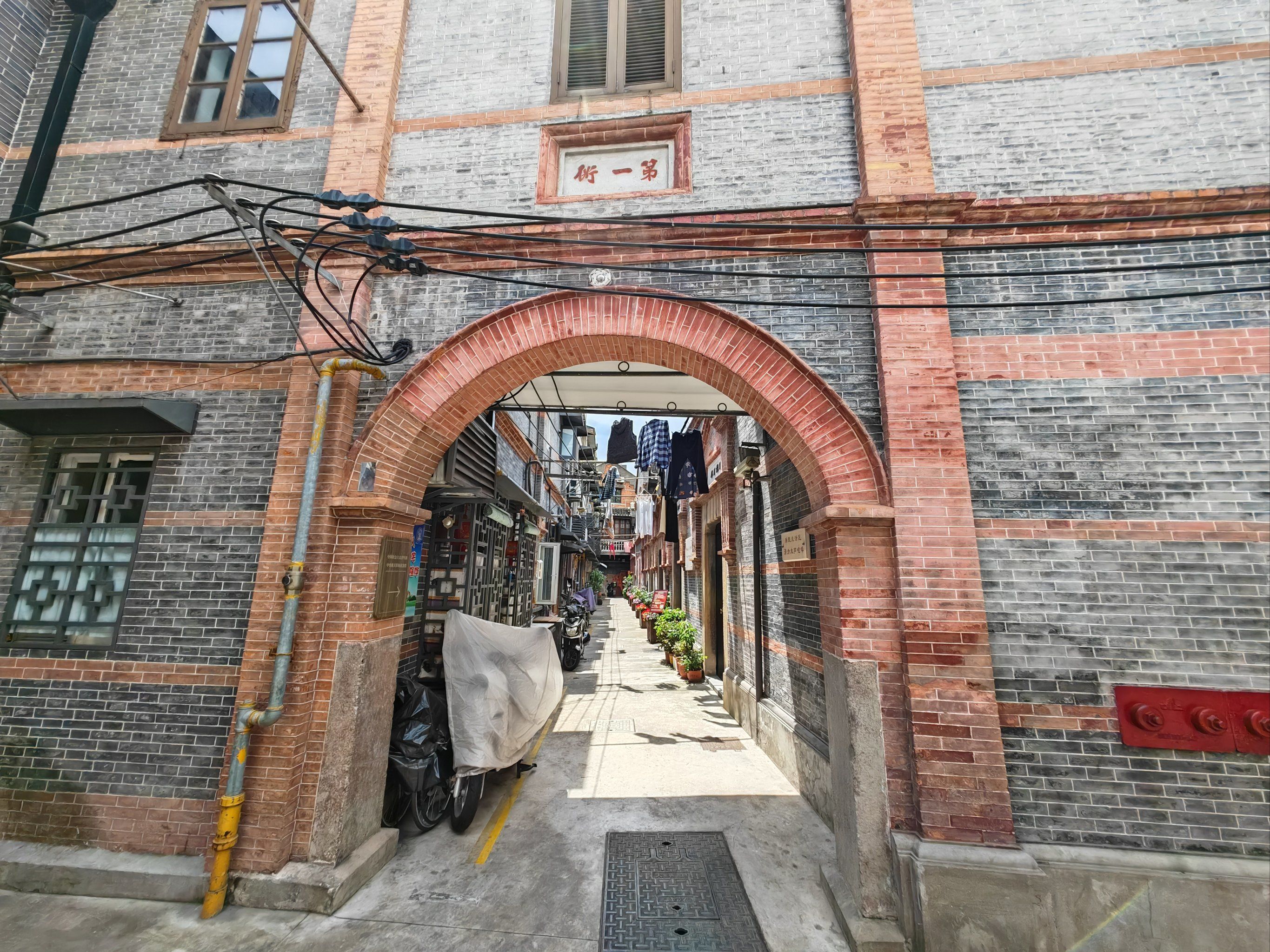 淮海tx隔壁的渔阳里第一行某间石库门,曾是共青团机关所在地,工作时间