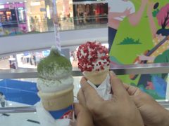 红鲤鱼与绿鲤鱼-DQ·蛋糕·冰淇淋(河东万达店)